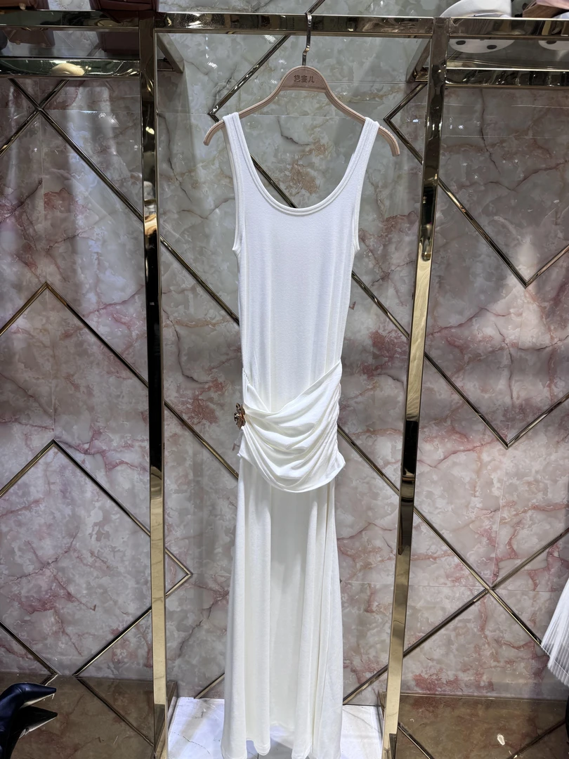 黛蜜儿2025新款收腰针织背心长裙