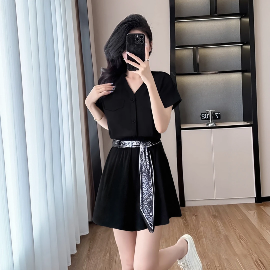 A【两件套】【送丝巾】2025新款时尚V领上衣短裤阔腿裤显瘦套装D2807