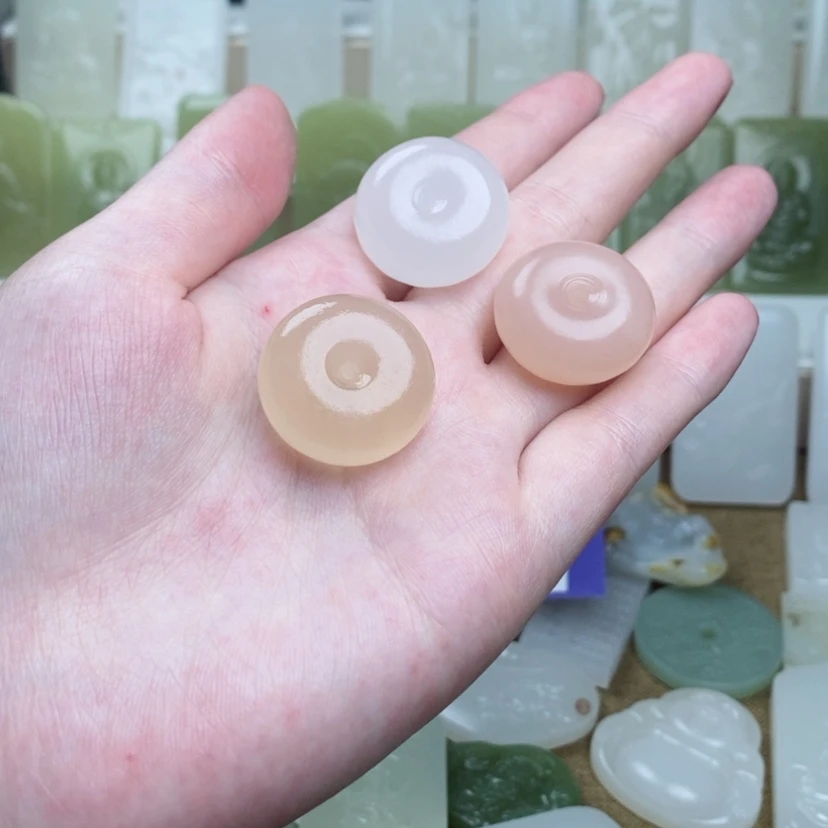 【闪购商品】透闪石质玉未镶嵌颈饰