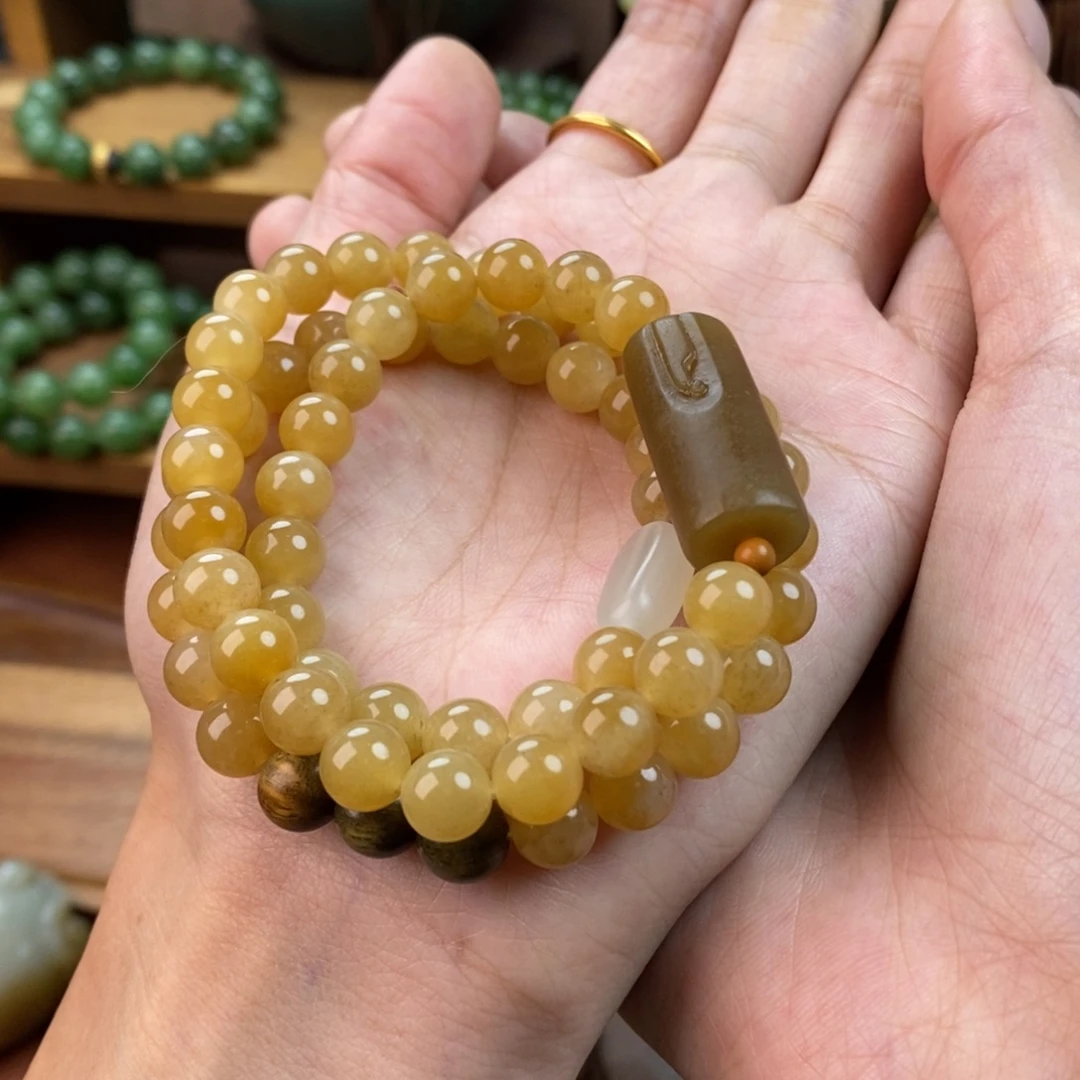 红***@和田玉（糖玉）未镶嵌颈饰