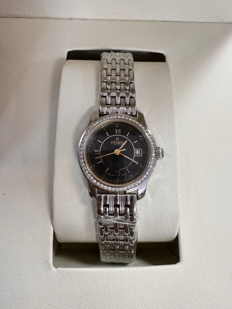 95新 FENDI/芬迪 石英腕表/后镶钻/439