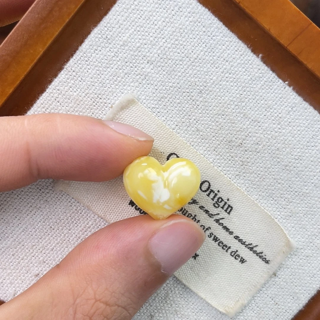 未镶嵌琥珀珠宝奇石妖花屁桃