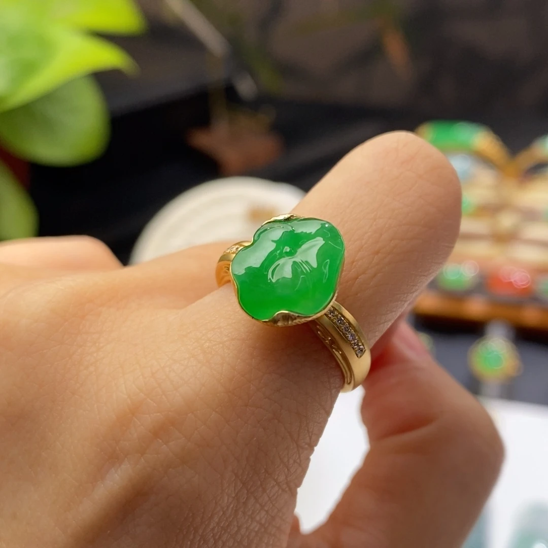 翡翠戒指18K金镶嵌戒指