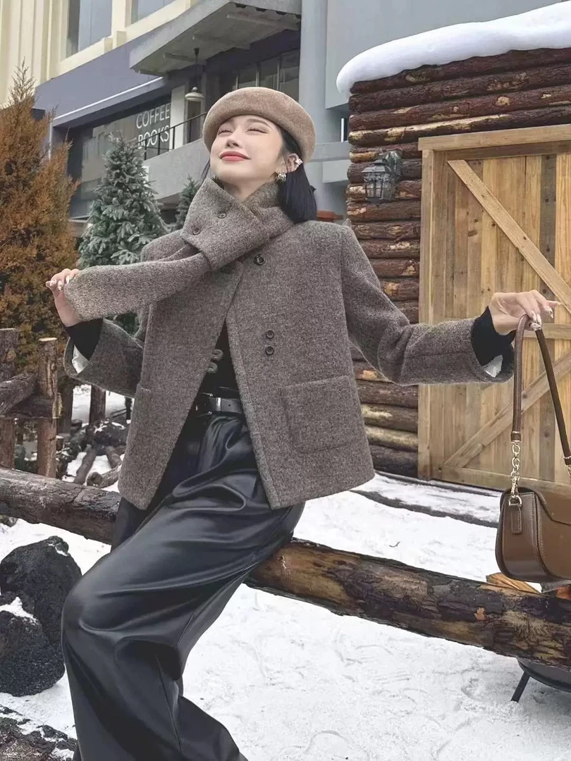 美美推荐6833毛呢小外套加围脖女短款加厚呢子上衣