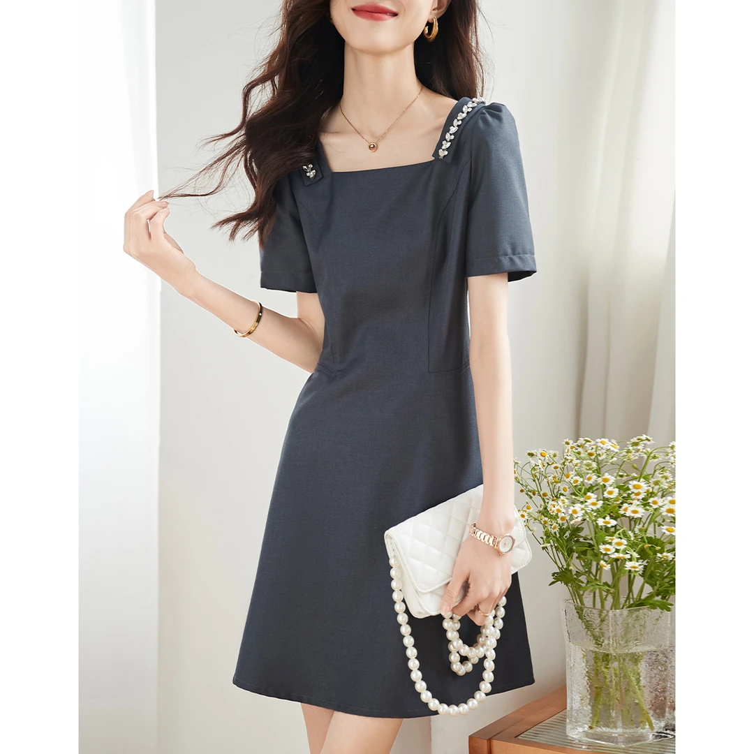 沫晗依美2025夏季新款法式小众时尚气质连衣裙8218