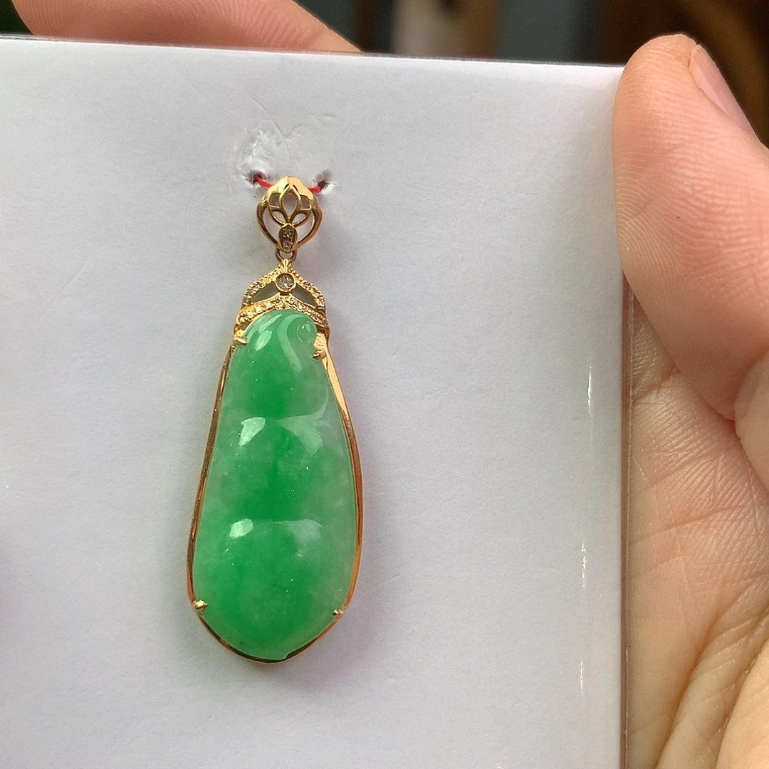 翡翠18K金镶嵌颈饰翡翠首饰