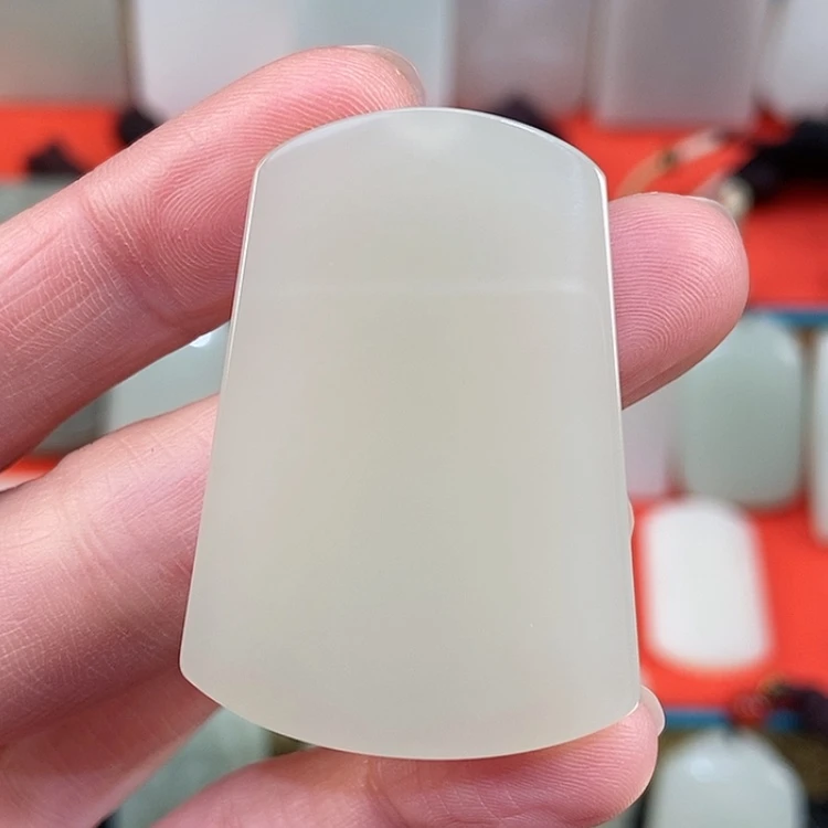 【闪购商品】颈饰未镶嵌和田玉