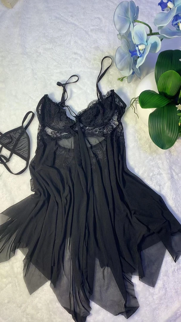 性感蕾丝刺绣吊带睡衣