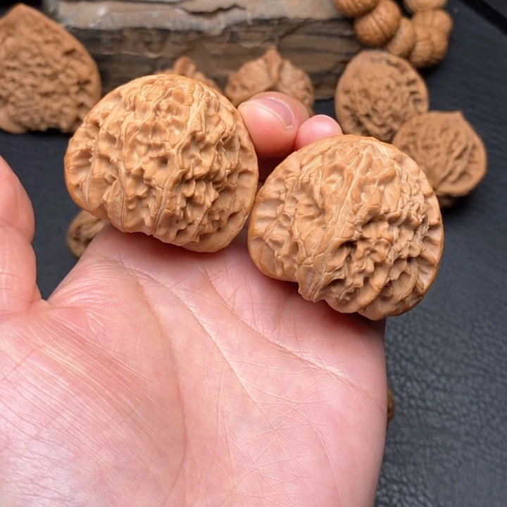 桃核把件尺寸42球白