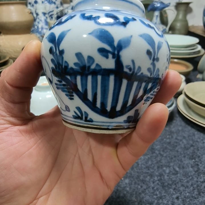 奉****装青花小罐一个全品