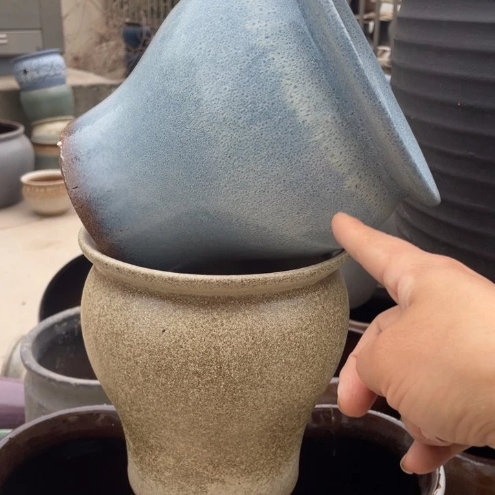 紫砂花盆18×18小鱼尾瑕……