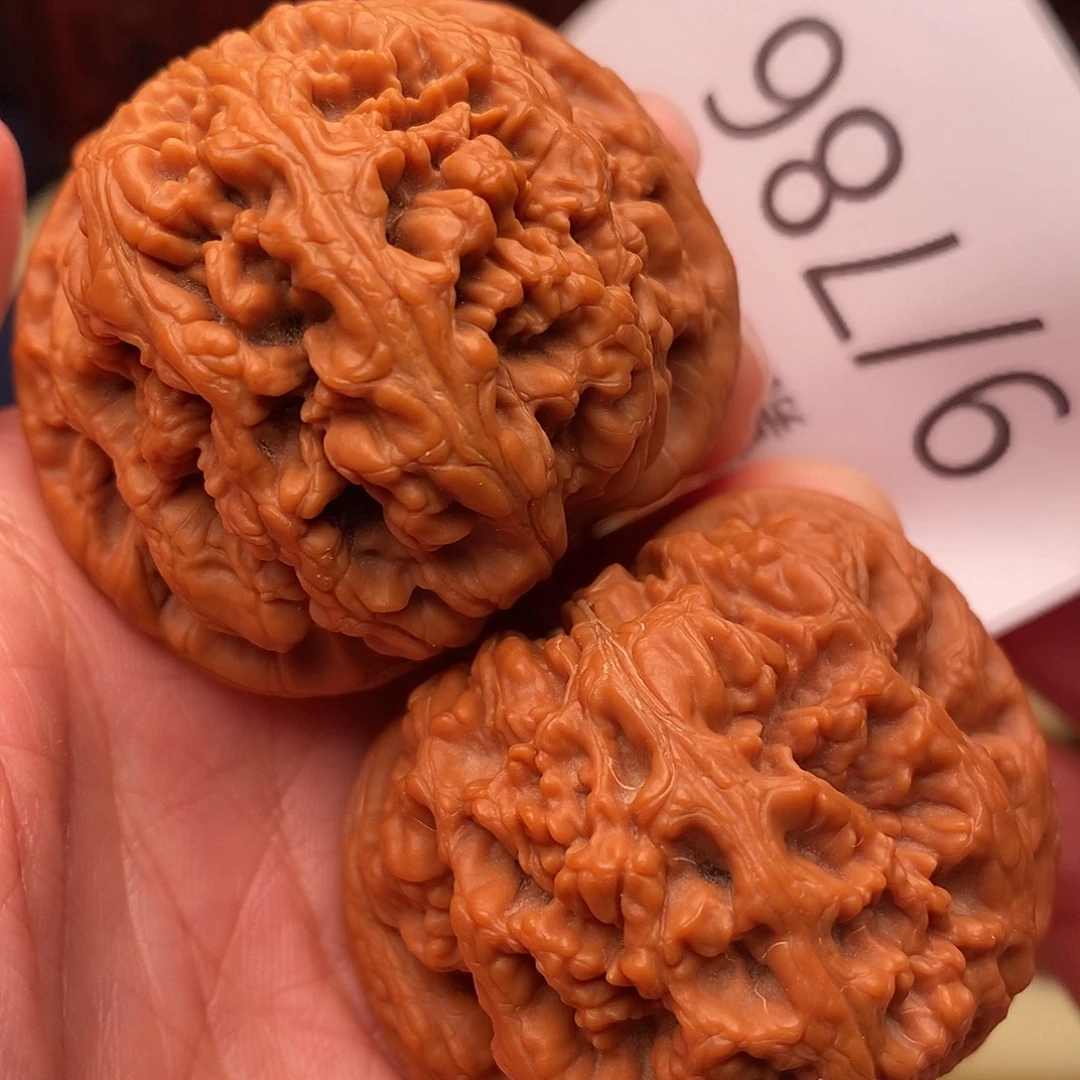 文玩核桃把件45水晶皮粗筋