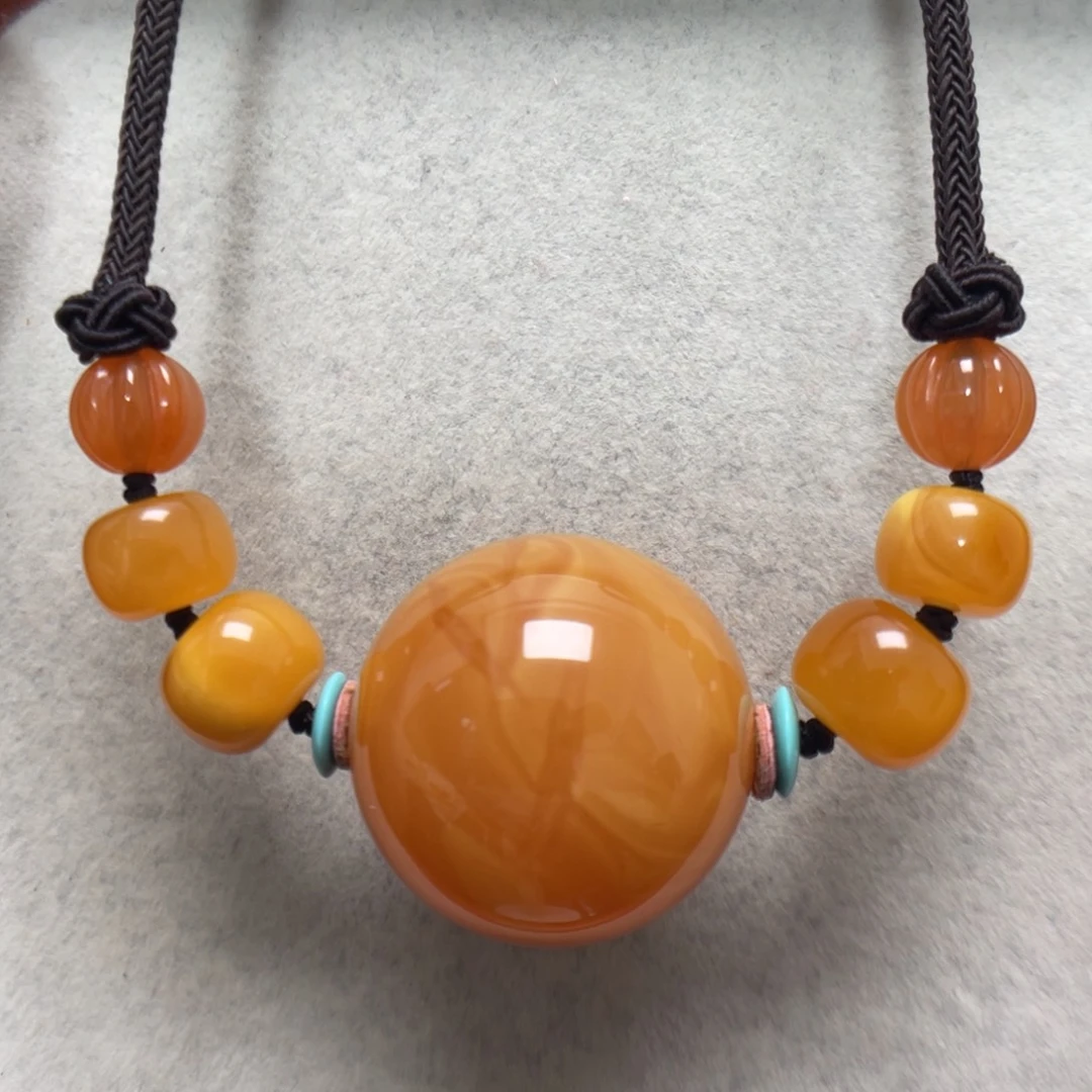 蜜蜡未镶嵌项链锁骨