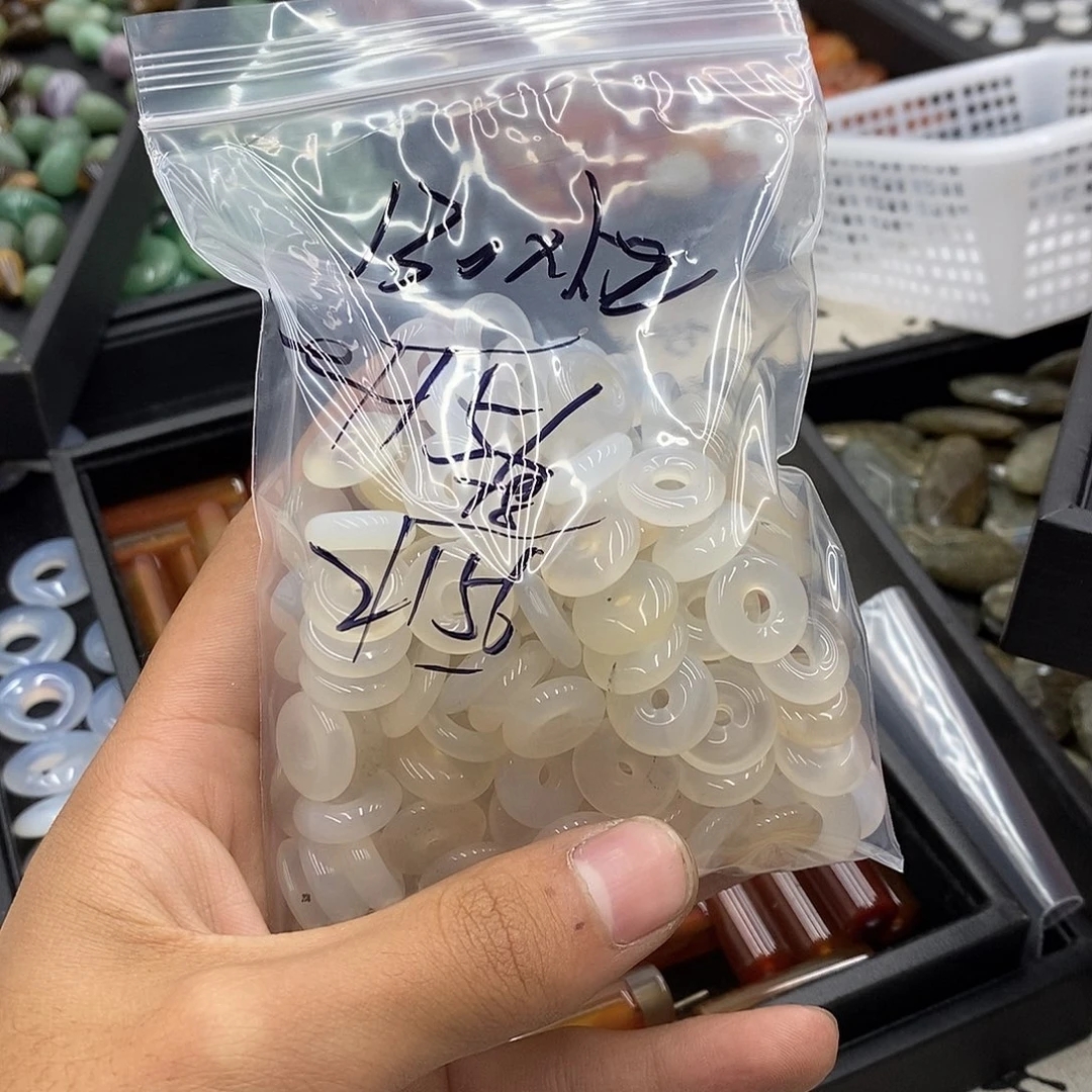 玛瑙/玉髓未镶嵌珠宝半成品胖****）