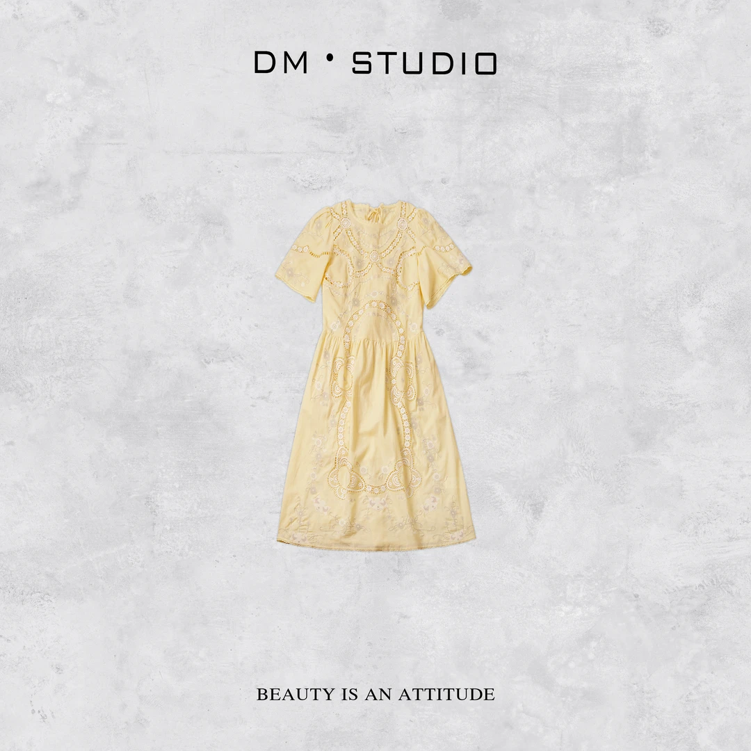 －DM•STUDIO/甜美气质精致重工减龄烧花显瘦修身连衣裙（MJS69）