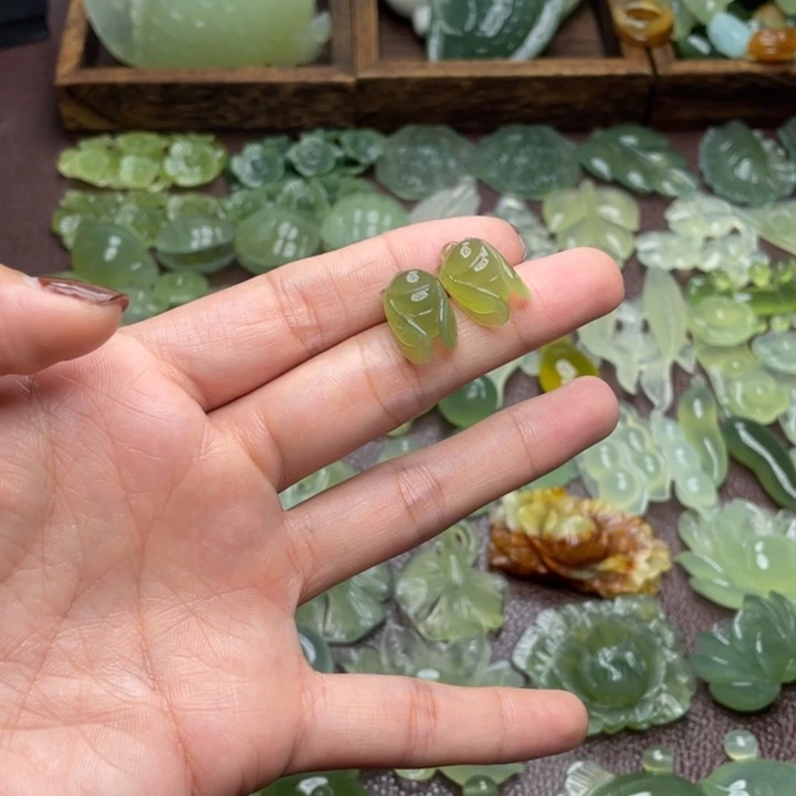 合金蛇纹石玉颈饰