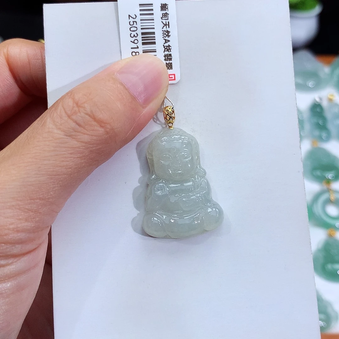 翡翠18K金镶嵌颈饰翡翠吊坠