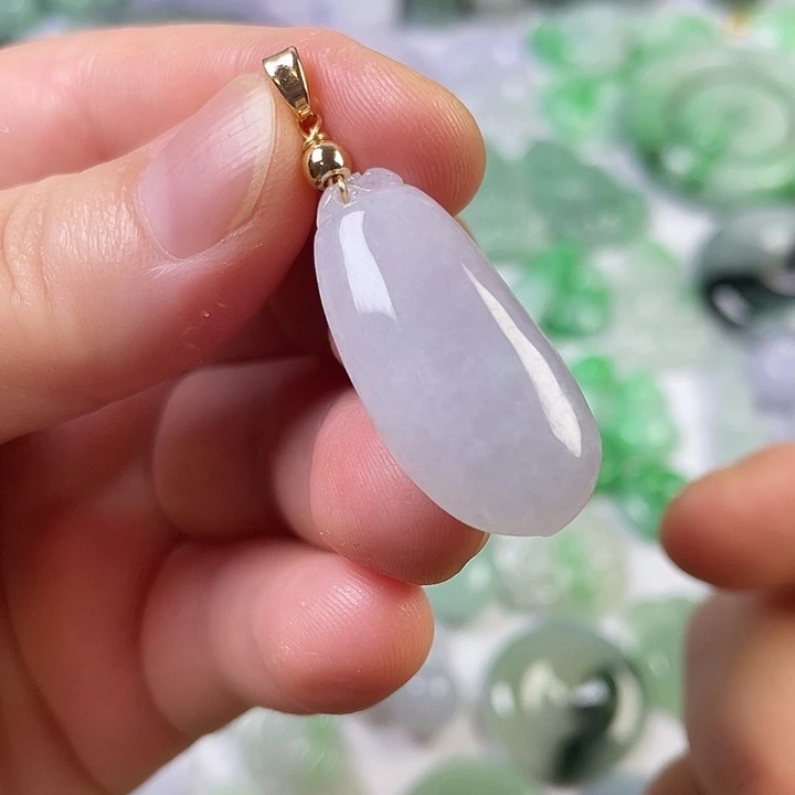 翡翠未镶嵌颈饰福瓜