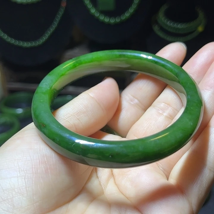 未镶嵌手镯和田玉（碧玉）