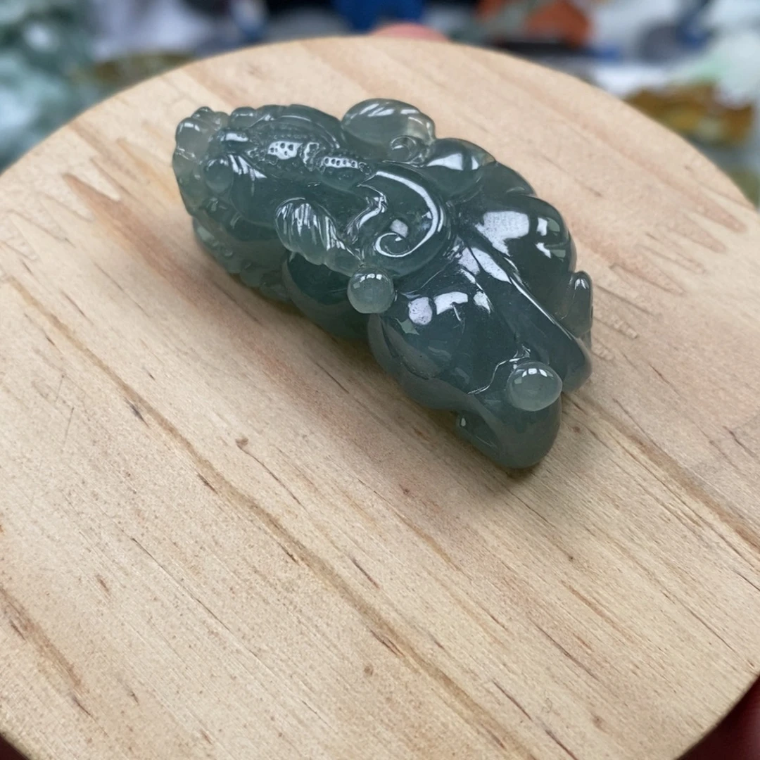 翡翠未镶嵌颈饰多人如意貔貅吊坠