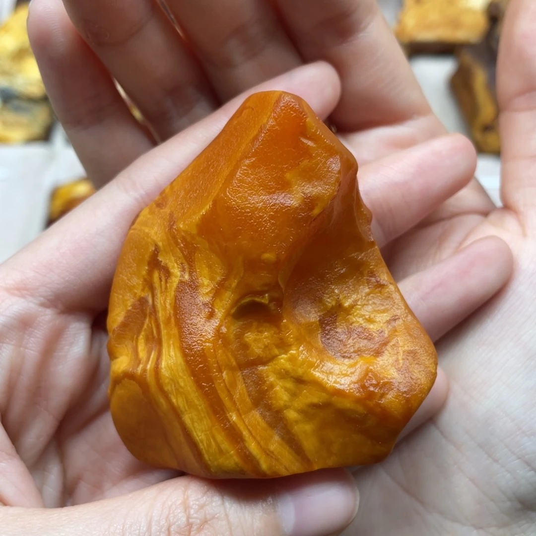 琥珀珠宝奇石未镶嵌