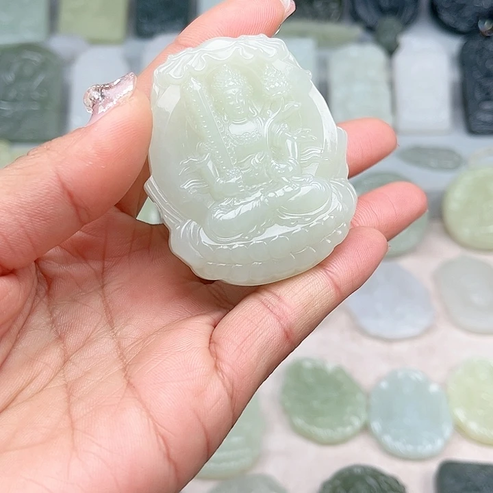 溜***4和田玉未镶嵌颈饰