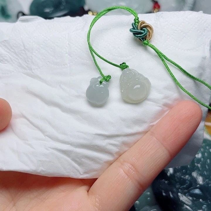 翡翠未镶嵌颈饰挂件