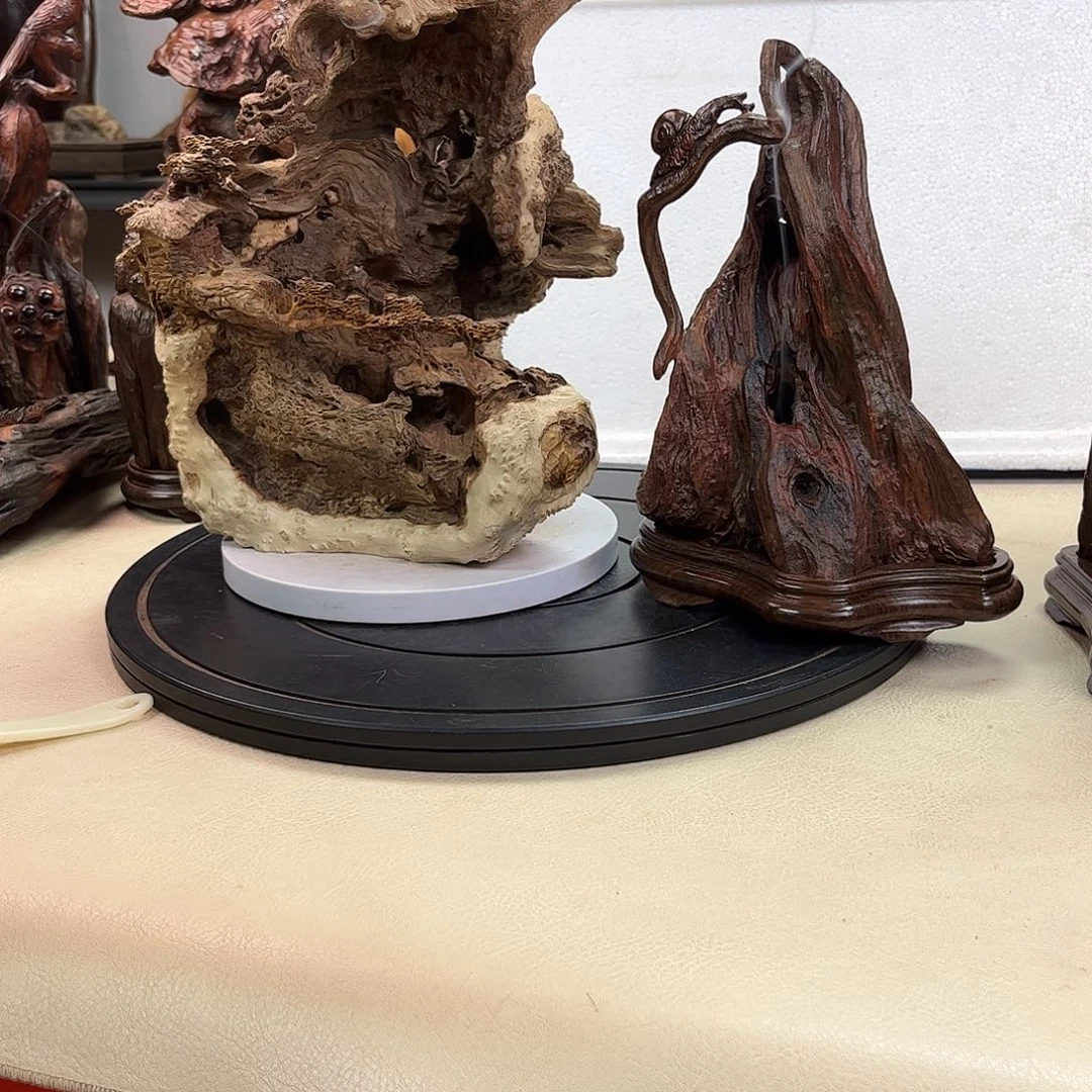 行***过交趾黄檀（大红酸枝）