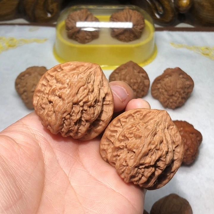 文玩核桃40火焰马蹄