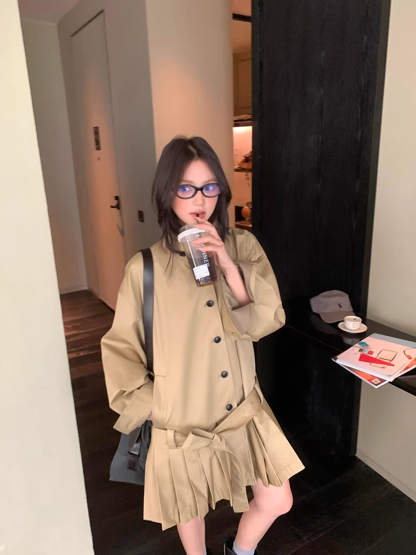 高级感卡其色中长款风衣女外套2025秋季新款英伦风宽松百褶连衣裙
