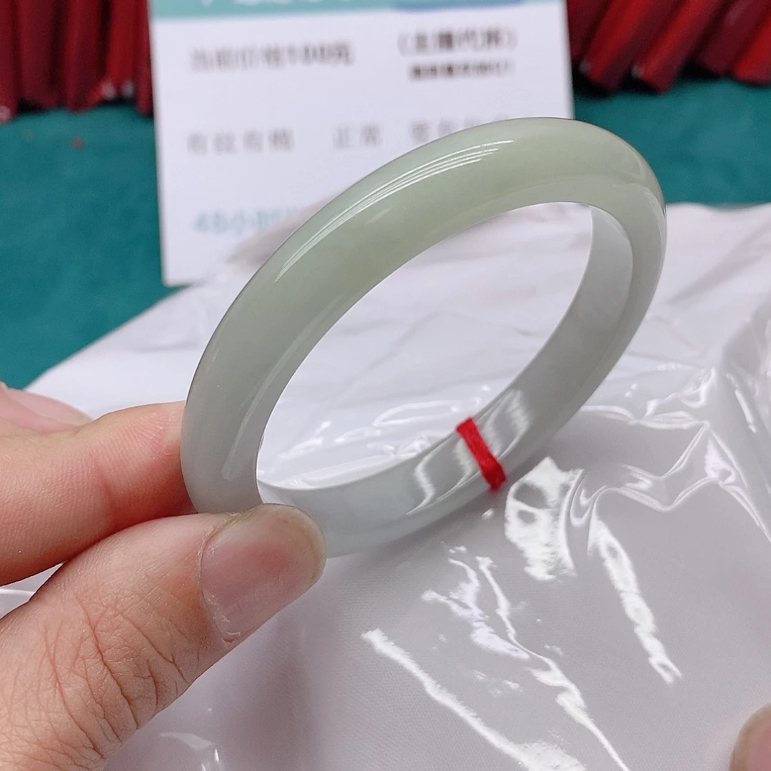 翡翠手镯未镶嵌浪****?89999999999