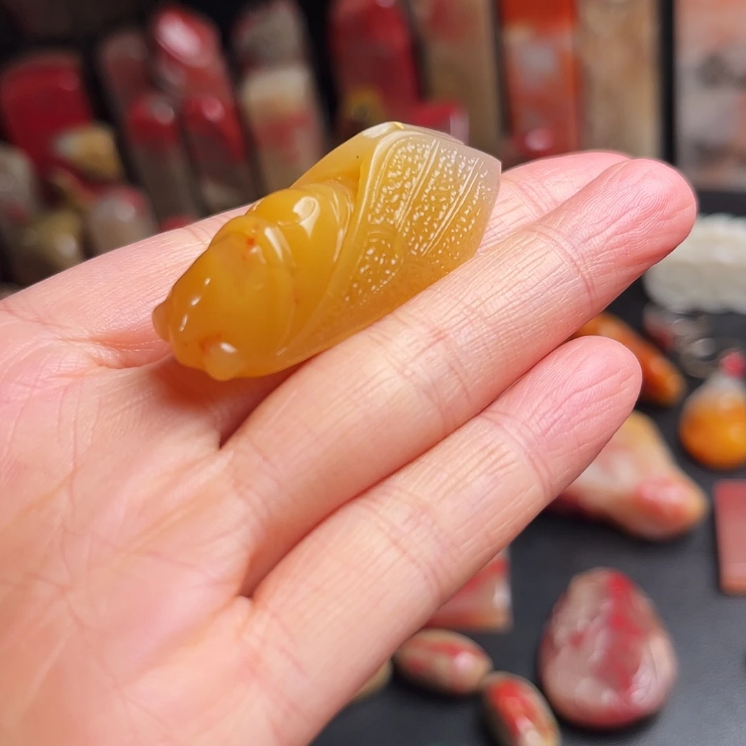 巴林石其他鸡血石挂件
