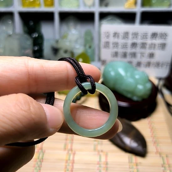 未镶嵌蛇纹石玉颈饰