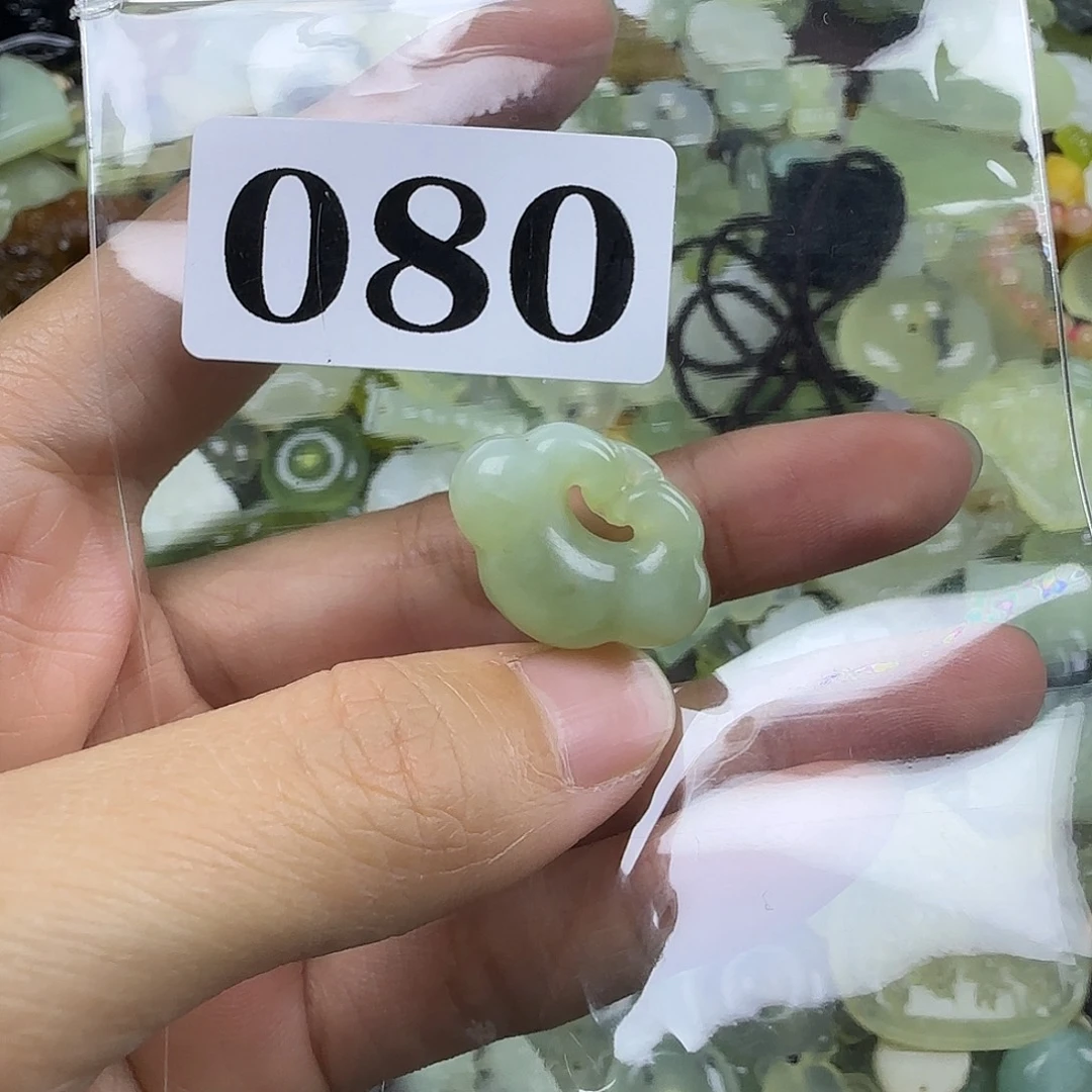 蛇纹石玉未镶嵌岫玉吊坠