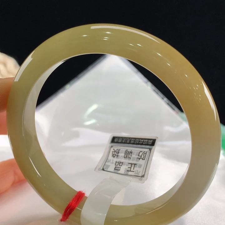 翡翠手镯未镶嵌111-0031