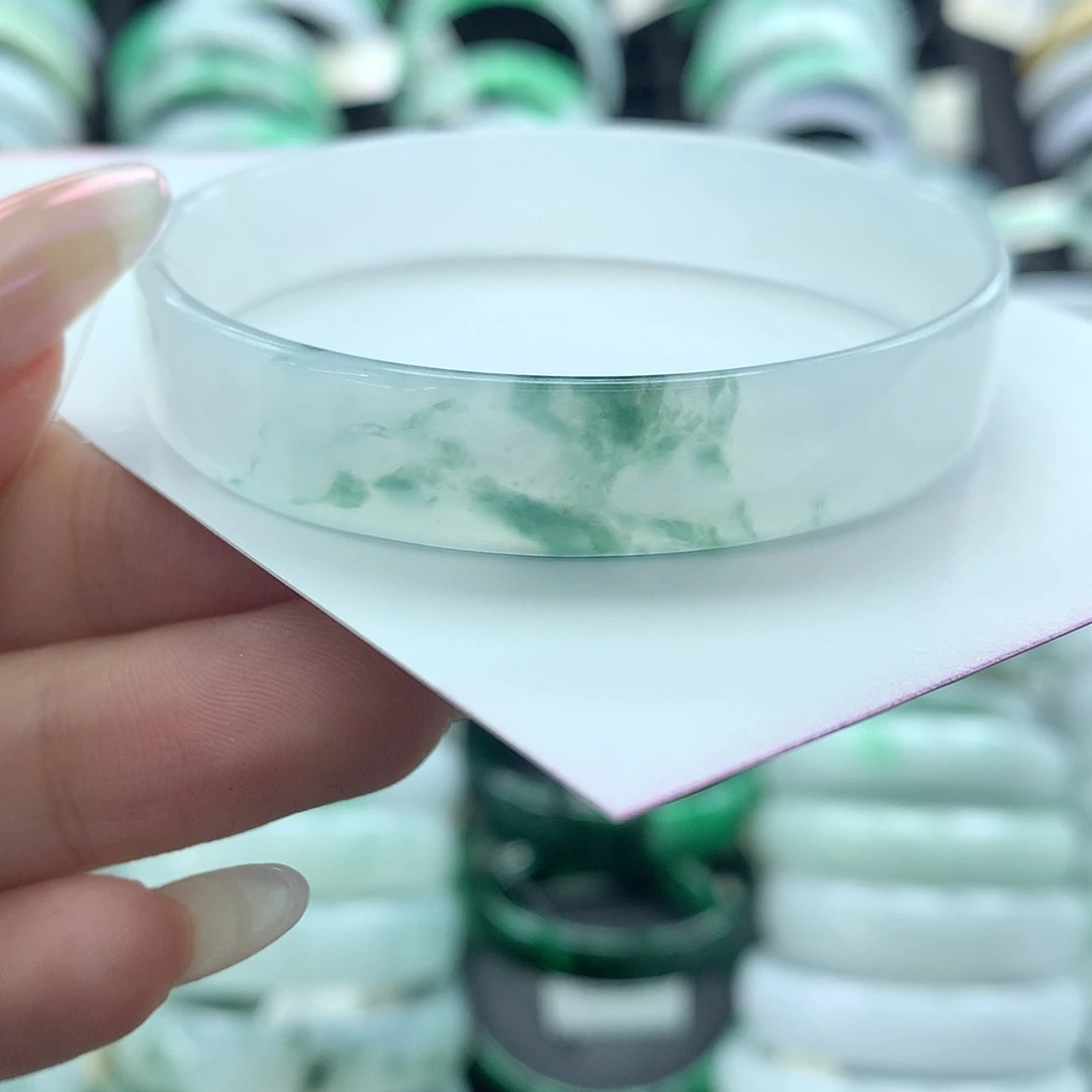 未镶嵌手镯翡翠手镯