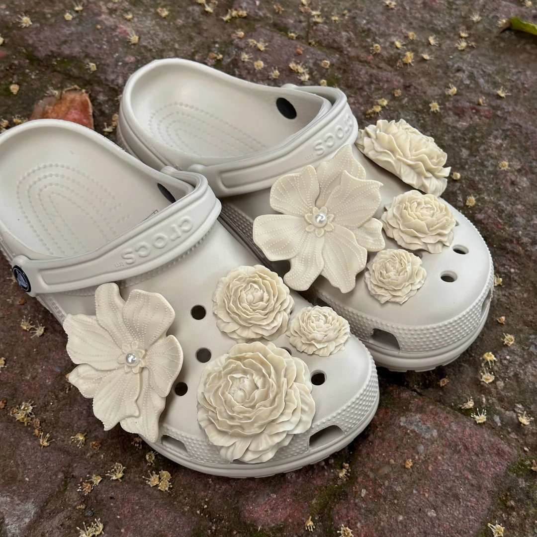 2025洞洞鞋扣泡芙花朵骨白洞洞鞋配饰智必星鞋花diy装饰配件女-