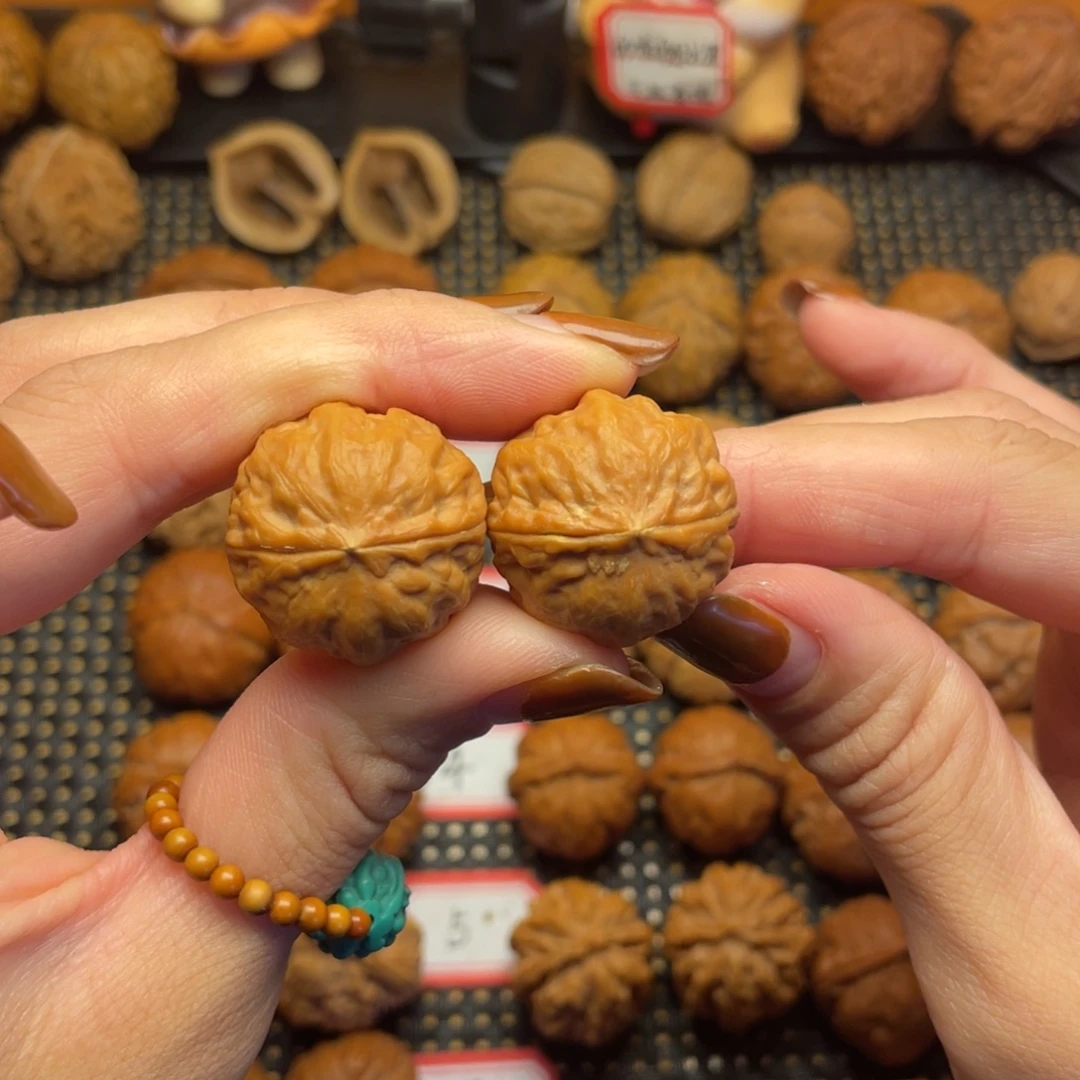 茗***烟文玩核桃吊坠24尺全品闷尖小南瓜