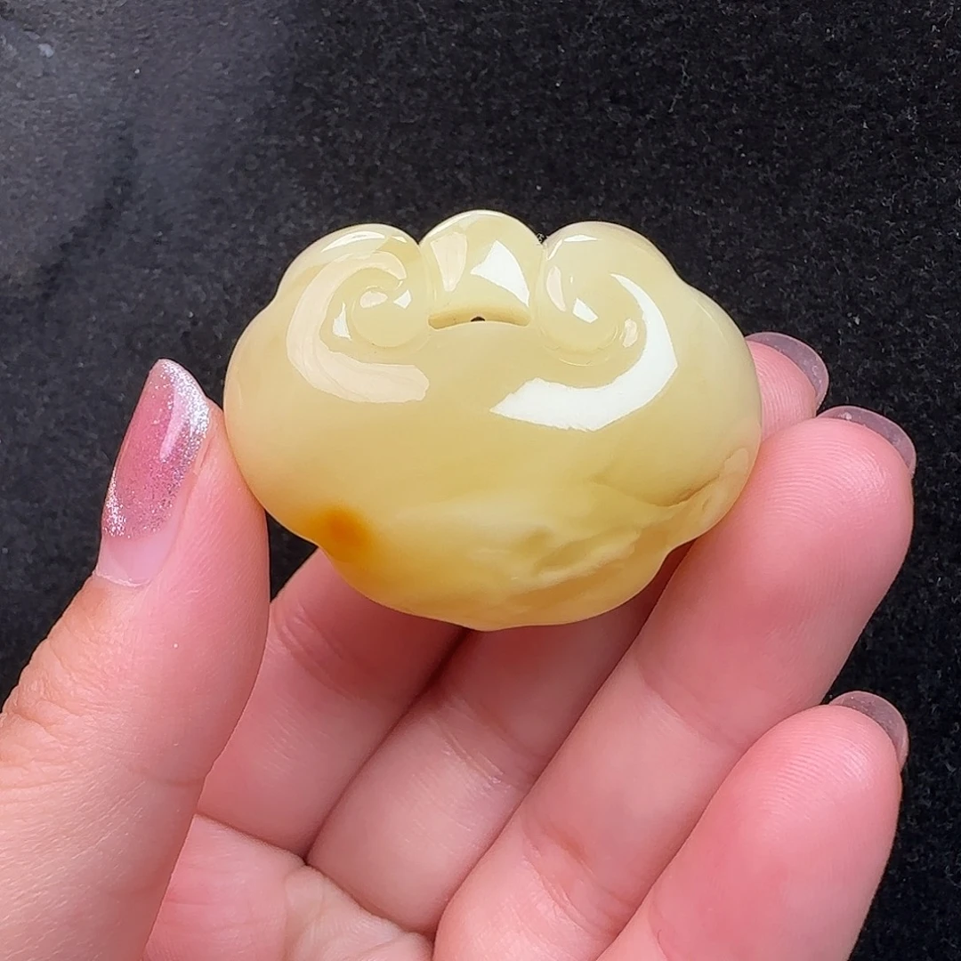 蜜蜡未镶嵌珠宝奇石