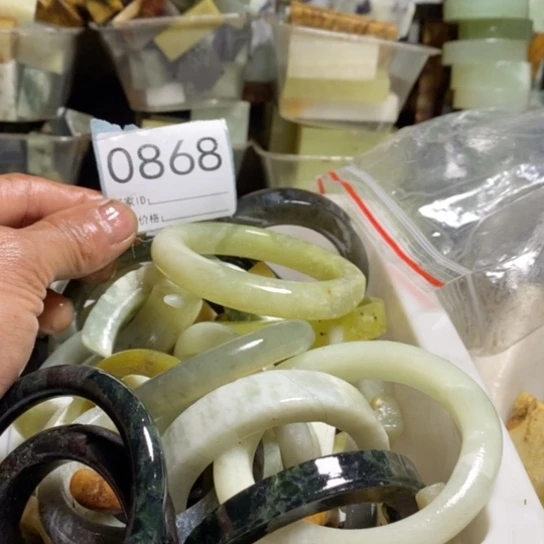 【闪购商品】未镶嵌蛇纹石玉珠宝玉器
