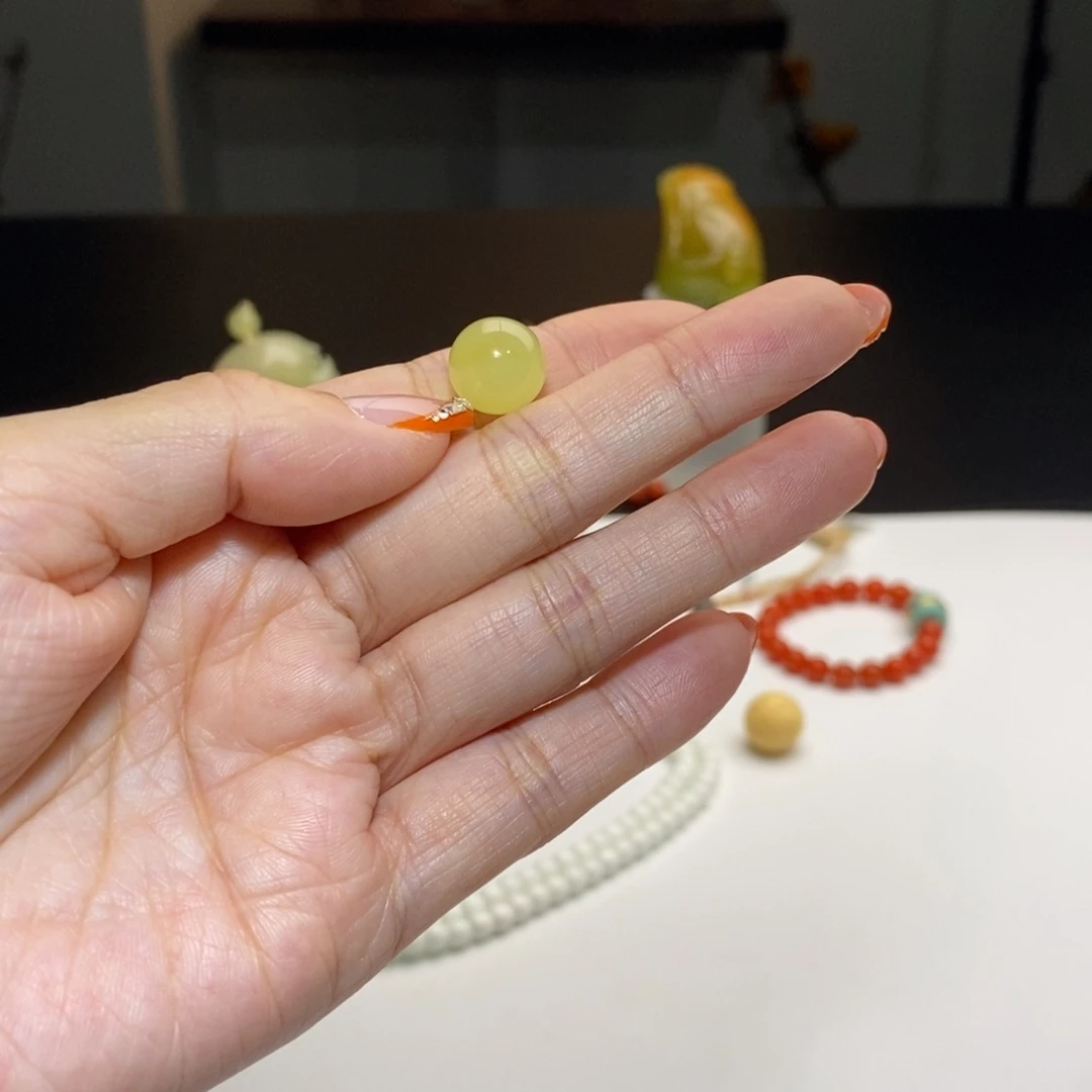 石英质玉（缅黄）未镶嵌颈饰