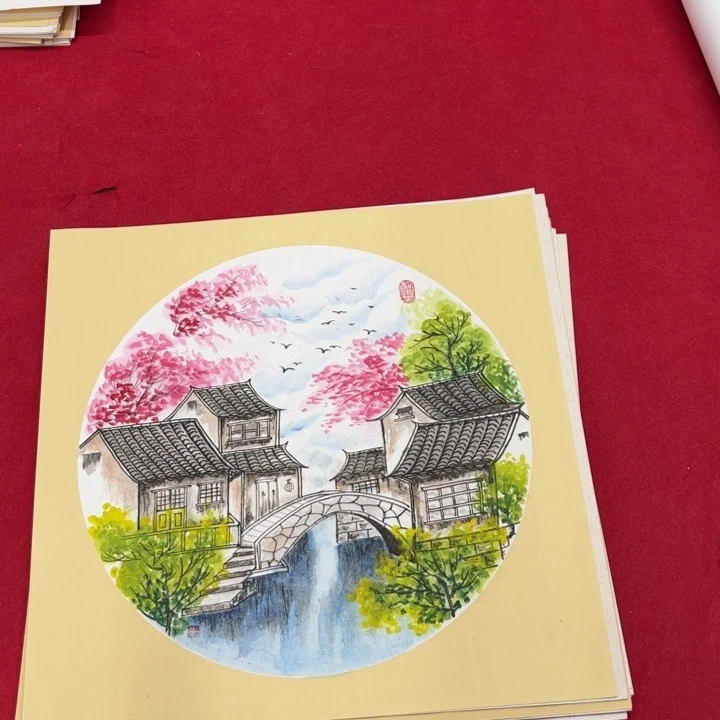 国画花鸟等图案为一体而
