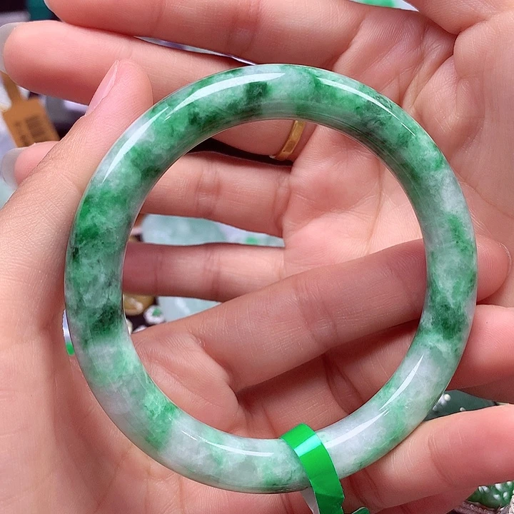 翡翠未镶嵌手镯翡翠