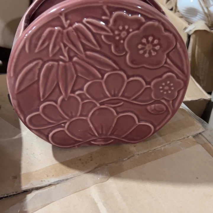 陶瓷花瓶微瑕捡漏出