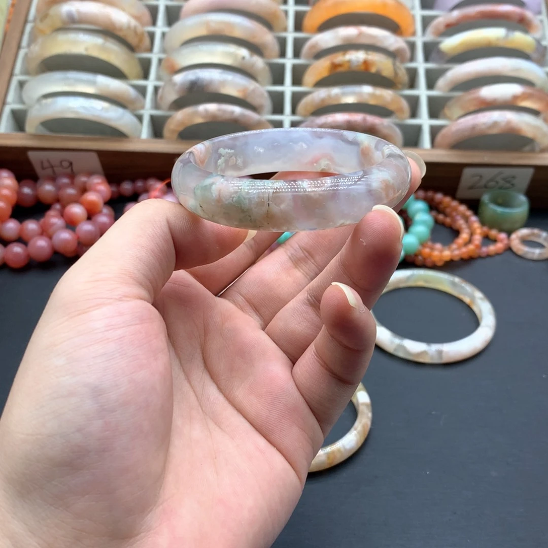 【闪购商品】玛瑙/玉髓手镯未镶嵌是**吖