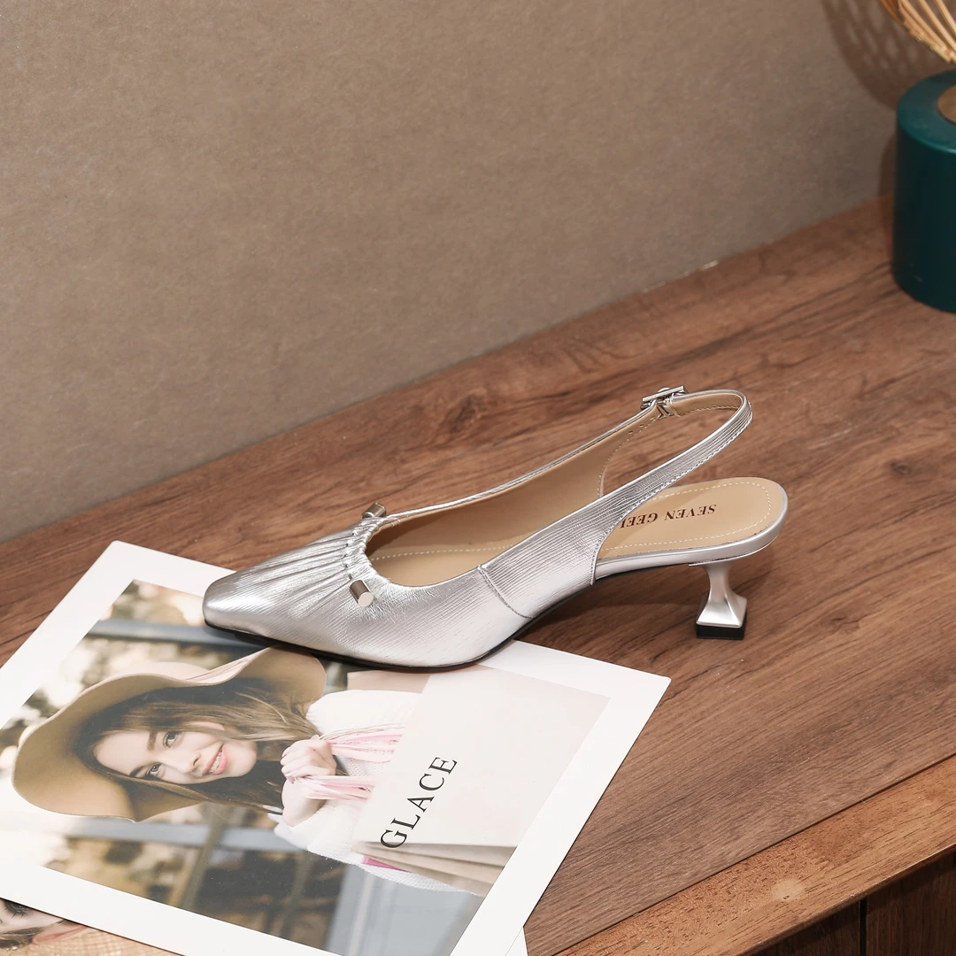 【新款】【4.5CM】轻奢气质百搭羊皮尖头 外穿 时尚凉鞋 D447银