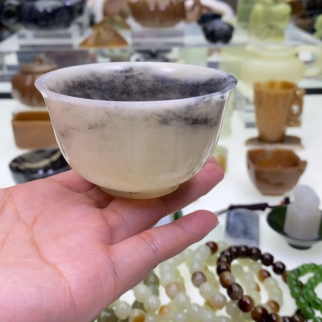 和田玉杯子未镶嵌来*