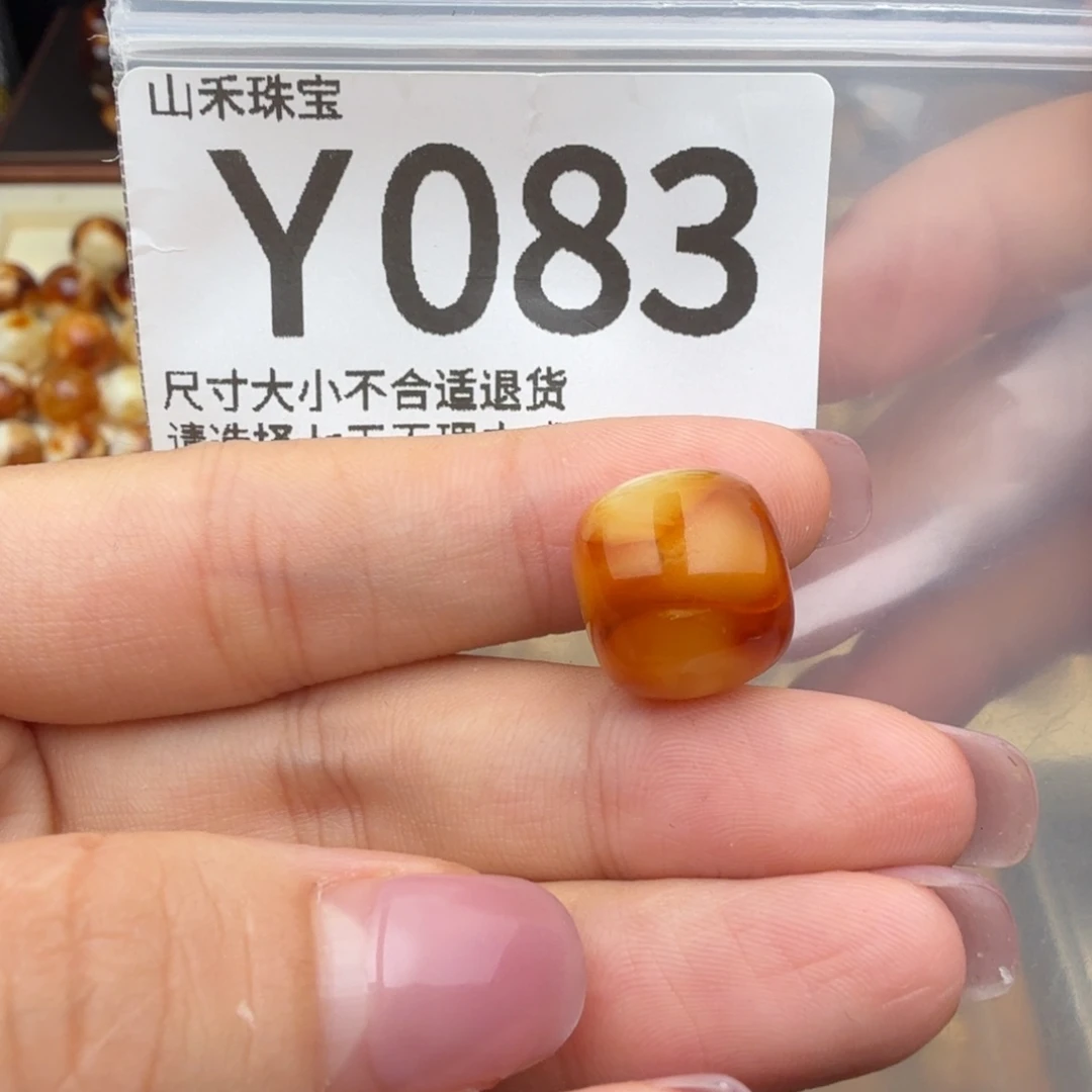 T***。裸石琥珀未镶嵌琥珀蜜蜡
