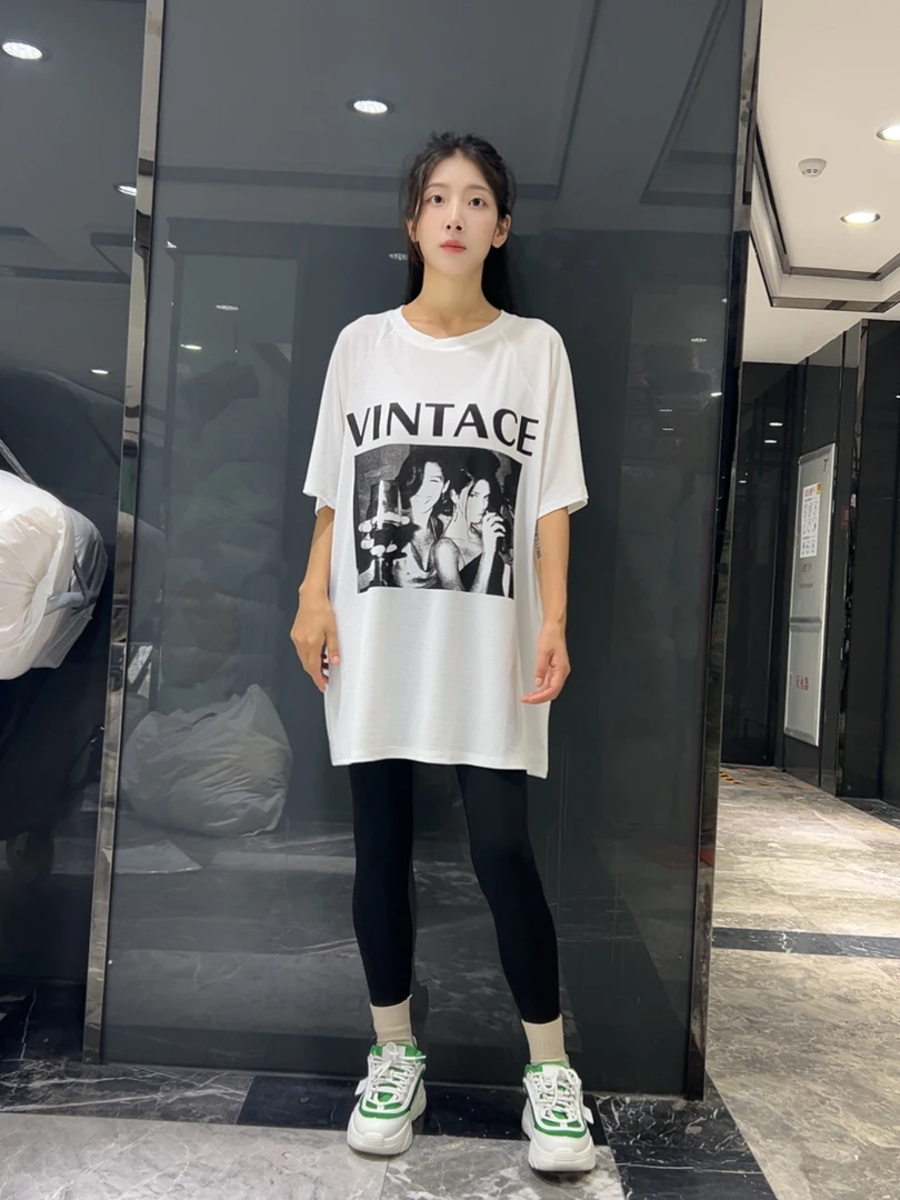 防晒t恤女夏2025新款设计感印花美女宽松显瘦大版型胖mm插肩袖女