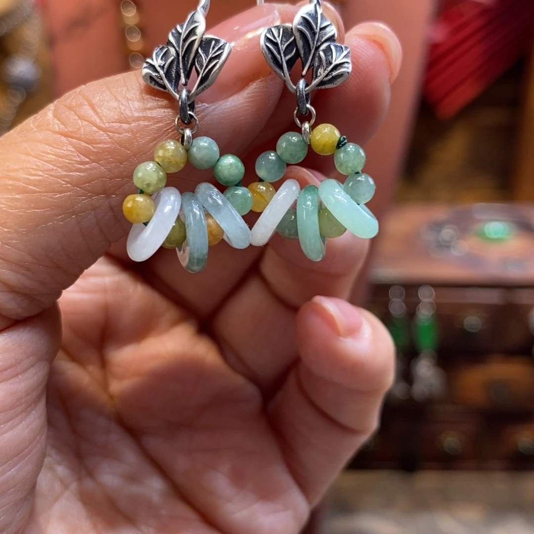 翡翠吊坠(赠链)未镶嵌